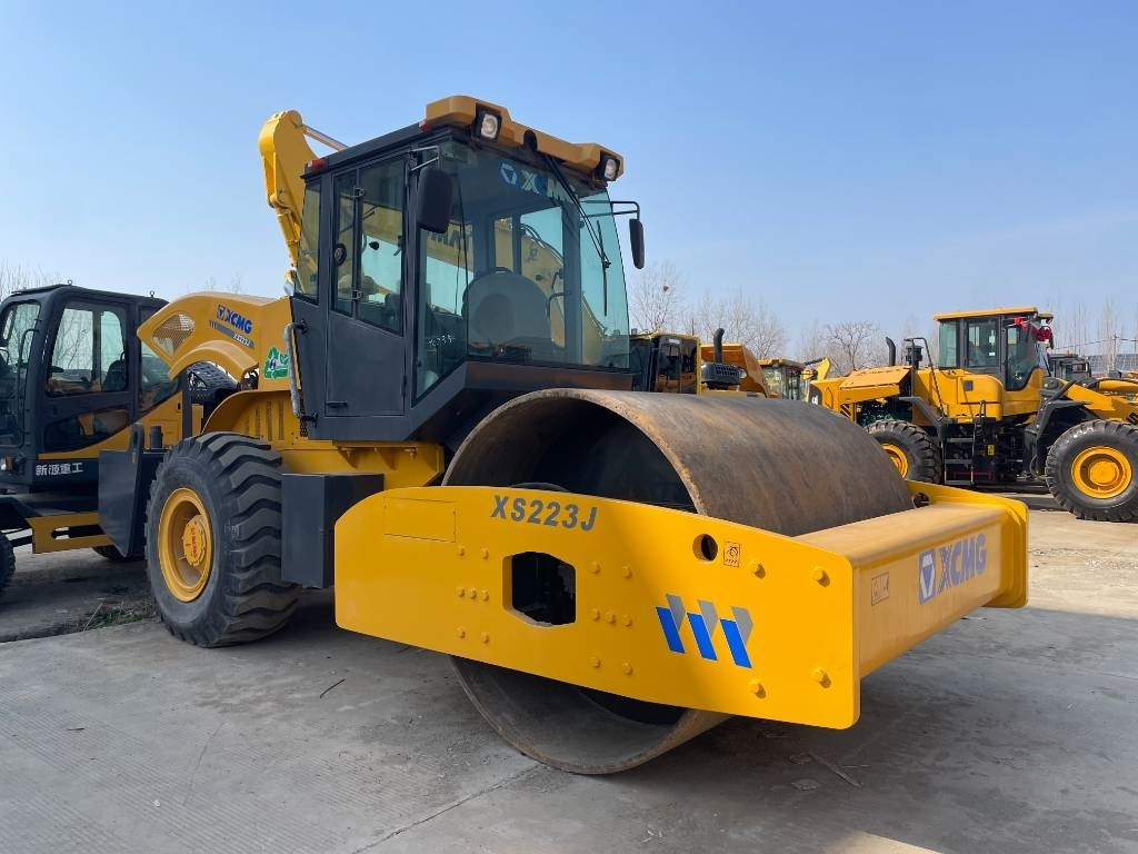 XCMG XS 223 J - Walzenzug: das Bild 2 XCMG XS 223 J - Walzenzug: das Bild 2