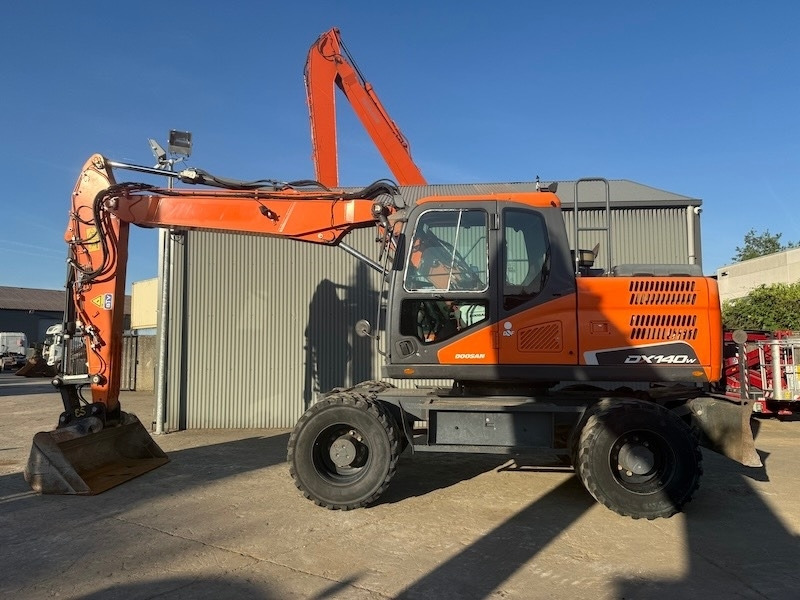 Doosan DX 140 W-5 - Mobilbagger: das Bild 1 Doosan DX 140 W-5 - Mobilbagger: das Bild 1