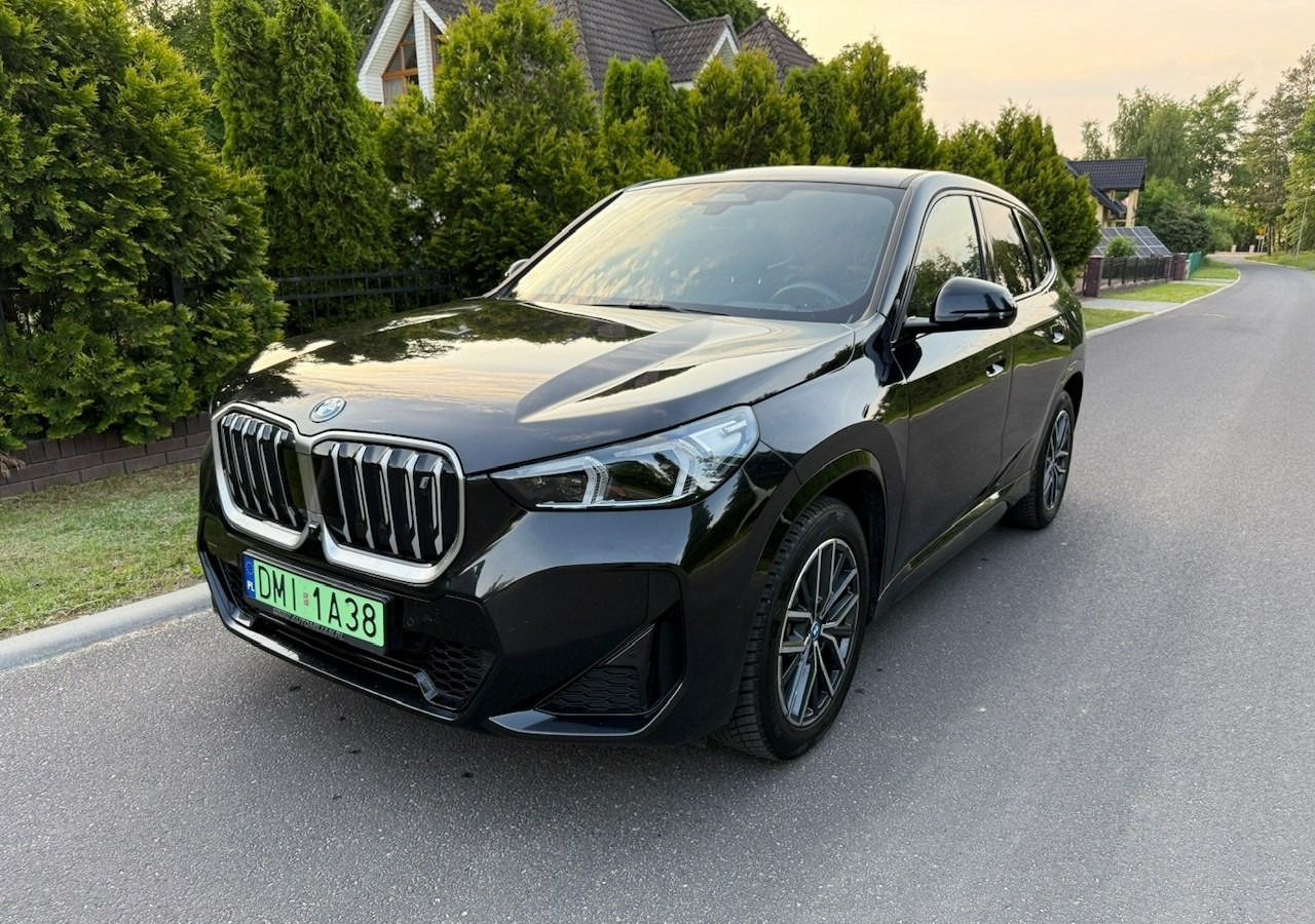 BMW X1 iX1 iX1 xDrive30 313KM M-Sport H/K Panorama AdaptiveLed Masaże Kam360 - SUV/ Geländewagen: das Bild 1 BMW X1 iX1 iX1 xDrive30 313KM M-Sport H/K Panorama AdaptiveLed Masaże Kam360 - SUV/ Geländewagen: das Bild 1
