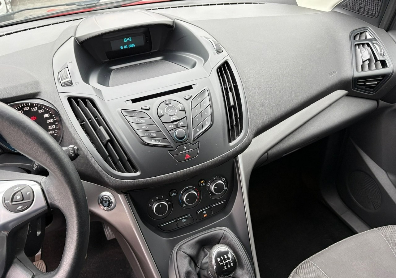 SUV/ Geländewagen Ford Kuga II Ford Kuga 1.5 Ecoboost 150KM Trend 131180km Model 2016: das Bild 18