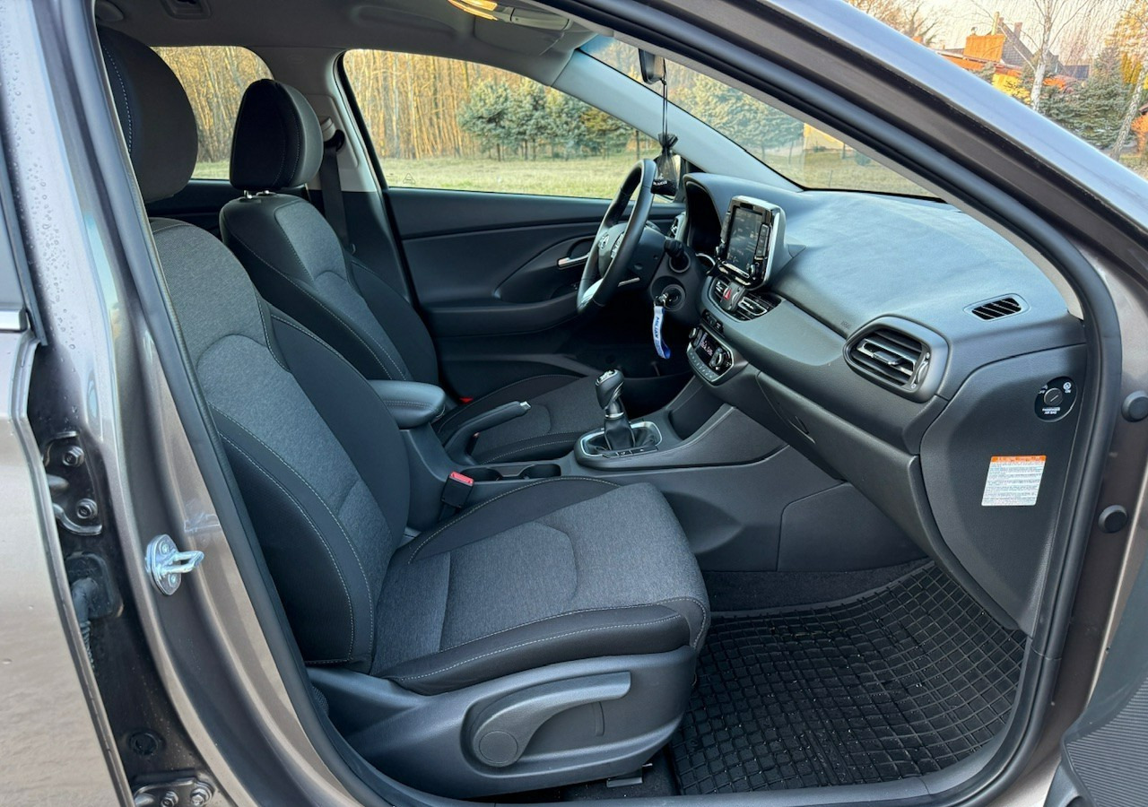 Hyundai i30 II Hyundai i30 1.5T-GDI160KM SMART PLUS +LED Salon PL-Gwarancja 2028 - PKW: das Bild 4 Hyundai i30 II Hyundai i30 1.5T-GDI160KM SMART PLUS +LED Salon PL-Gwarancja 2028 - PKW: das Bild 4