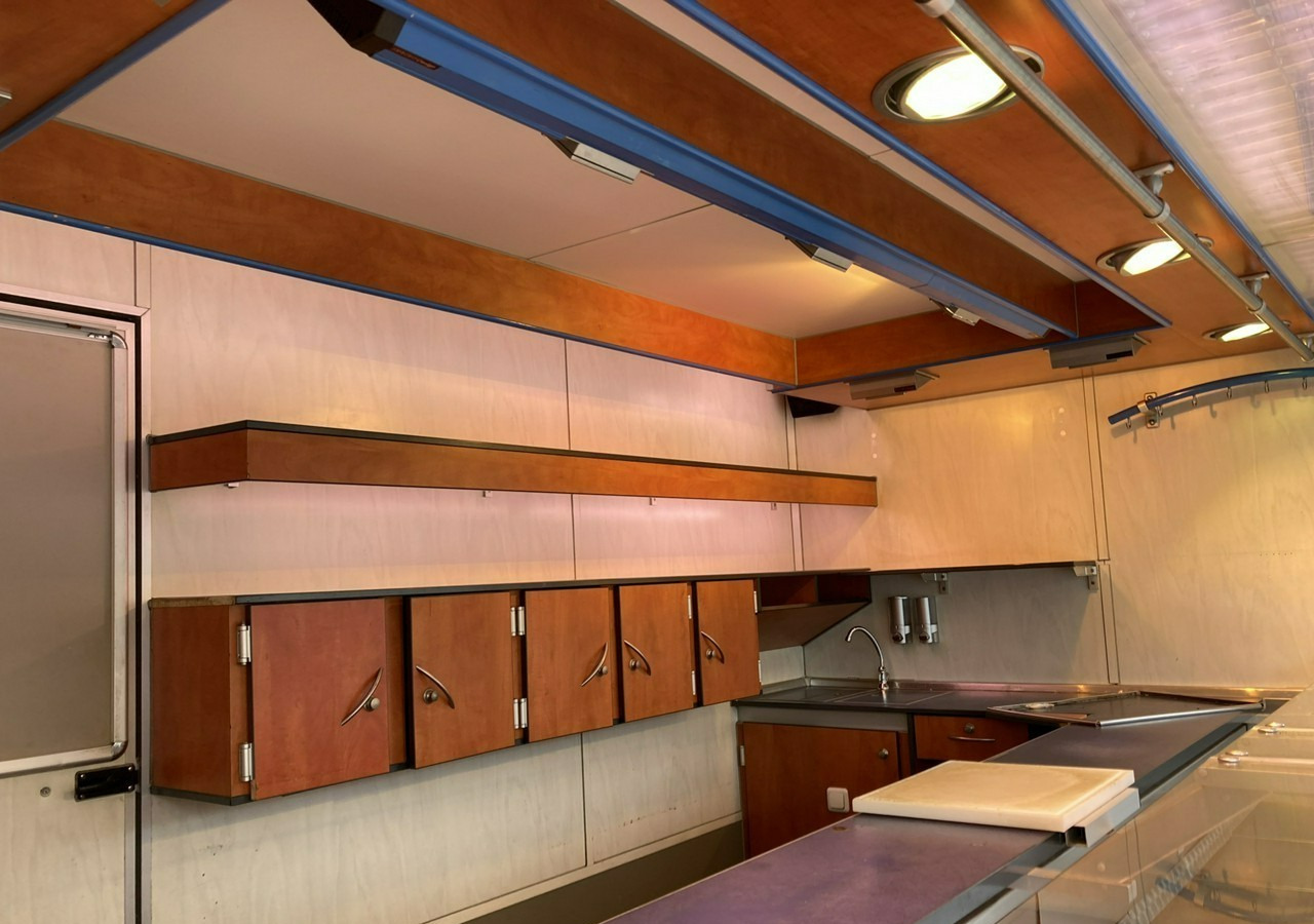 Inna Inny Autosklep wędlin Gastronomiczna food truck foodtruck sklep bar 2000 - Verkaufsanhänger: das Bild 3 Inna Inny Autosklep wędlin Gastronomiczna food truck foodtruck sklep bar 2000 - Verkaufsanhänger: das Bild 3