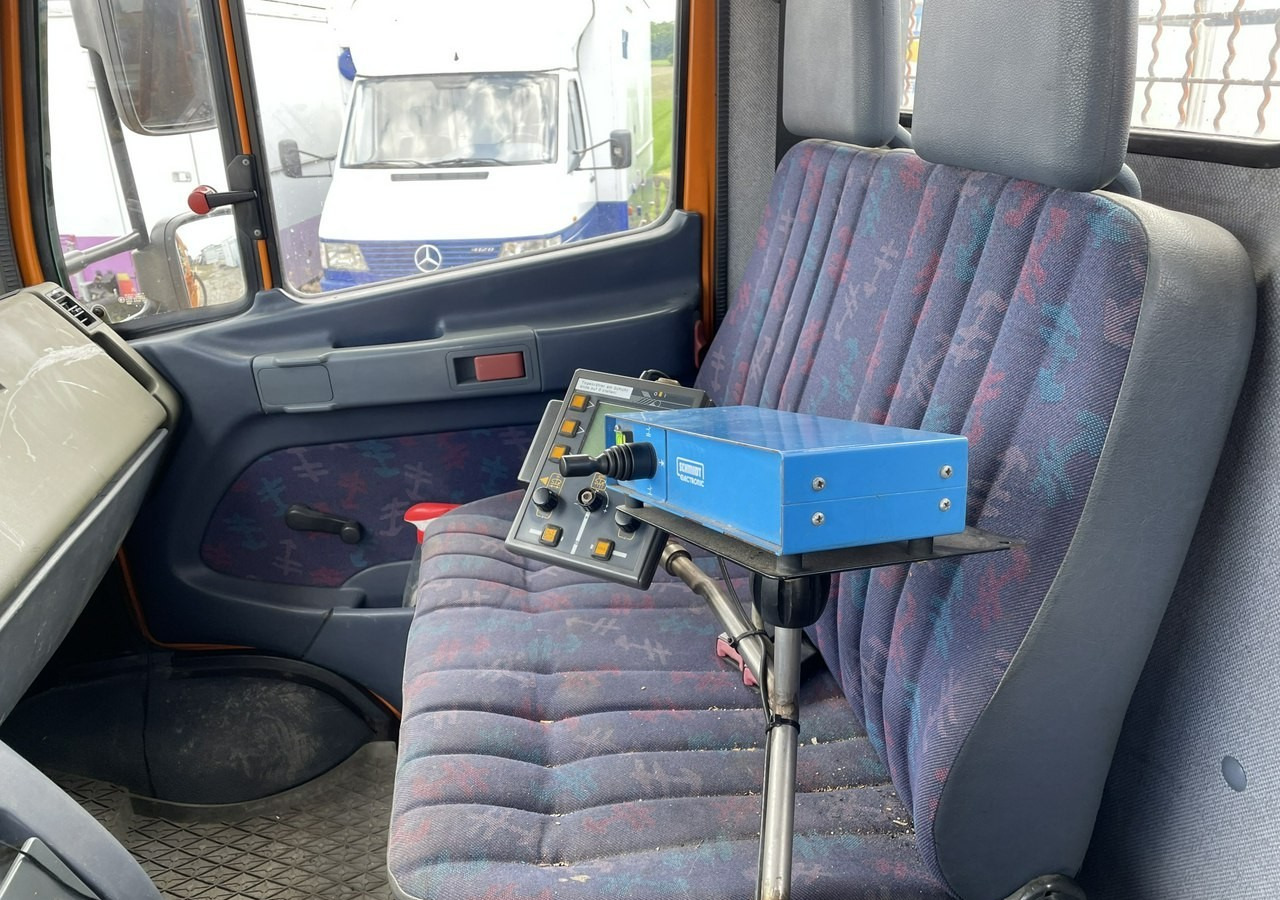 Schneeräumfahrzeug Mercedes-Benz Inny Mercedes-Benz Mercedes Vario 815 Wywrotka 4X4 2004: das Bild 13
