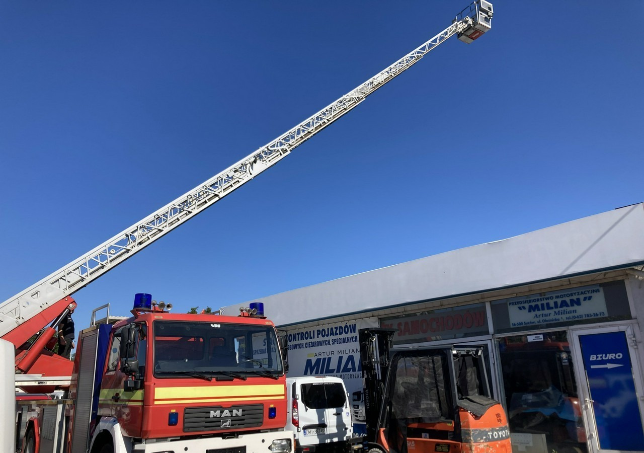Oferta - Feuerwehrfahrzeug: das Bild 5 Oferta - Feuerwehrfahrzeug: das Bild 5