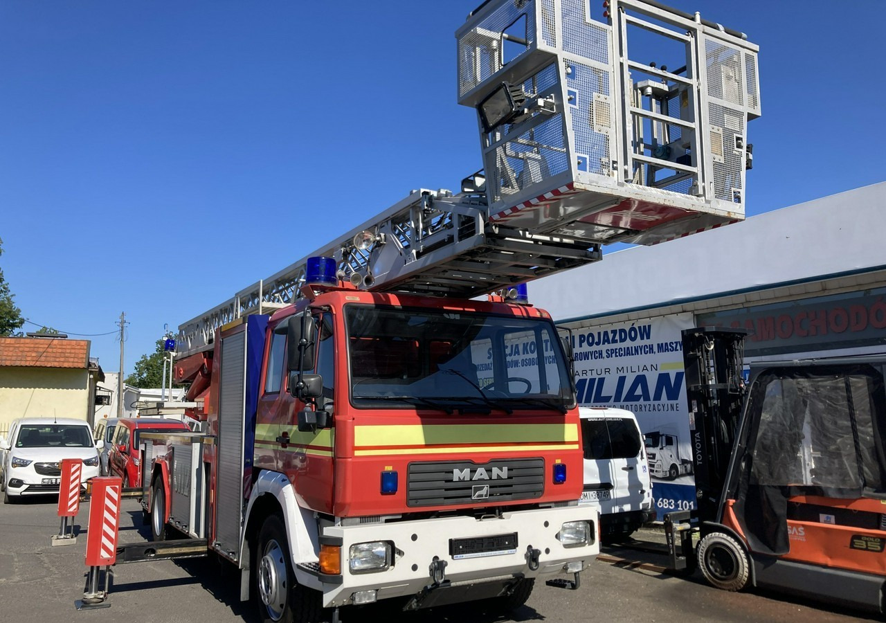 Oferta - Feuerwehrfahrzeug: das Bild 2 Oferta - Feuerwehrfahrzeug: das Bild 2
