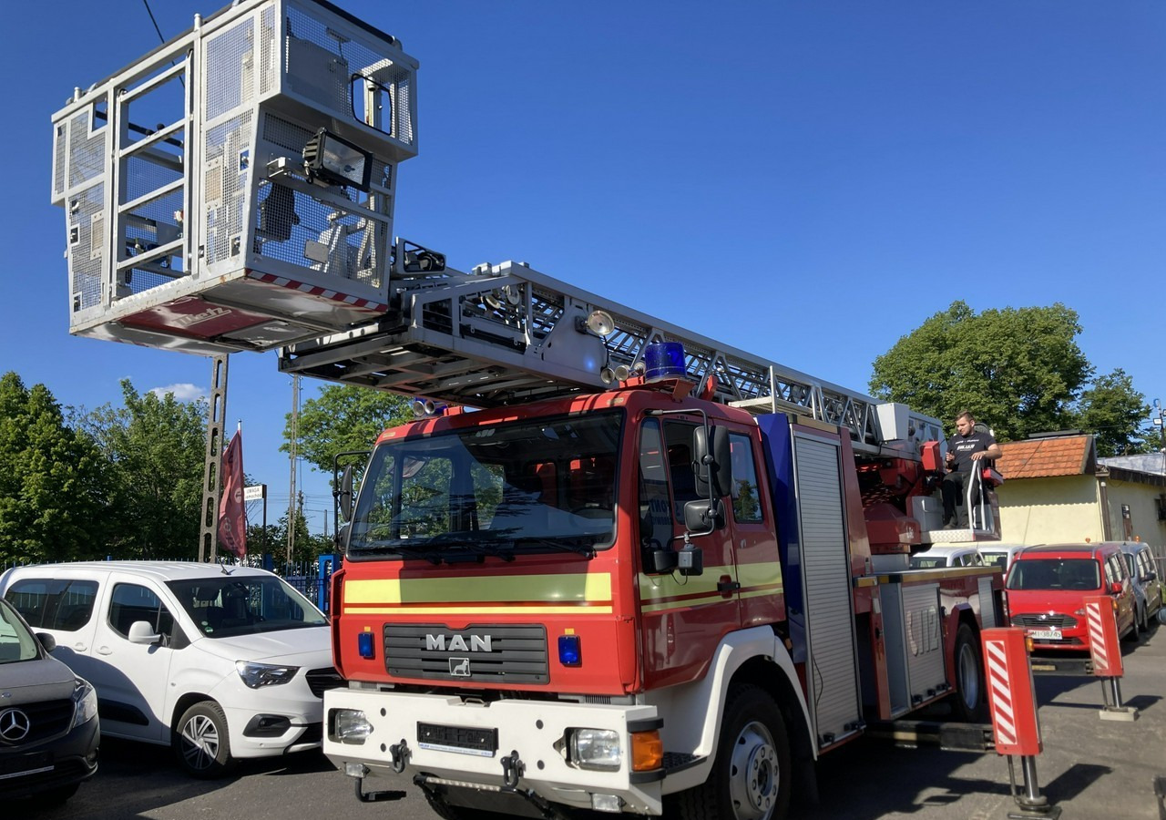 Oferta - Feuerwehrfahrzeug: das Bild 1 Oferta - Feuerwehrfahrzeug: das Bild 1