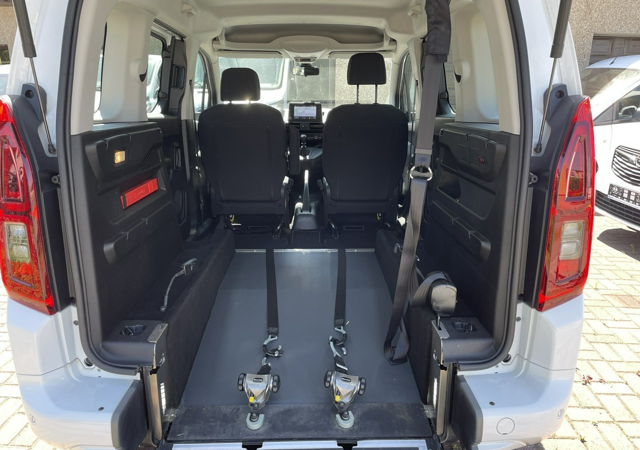 Opel Combo IV Opel Combo Life Niepełnosprawnych inwalida Rampa 32105 km Model 2022 - PKW: das Bild 5 Opel Combo IV Opel Combo Life Niepełnosprawnych inwalida Rampa 32105 km Model 2022 - PKW: das Bild 5