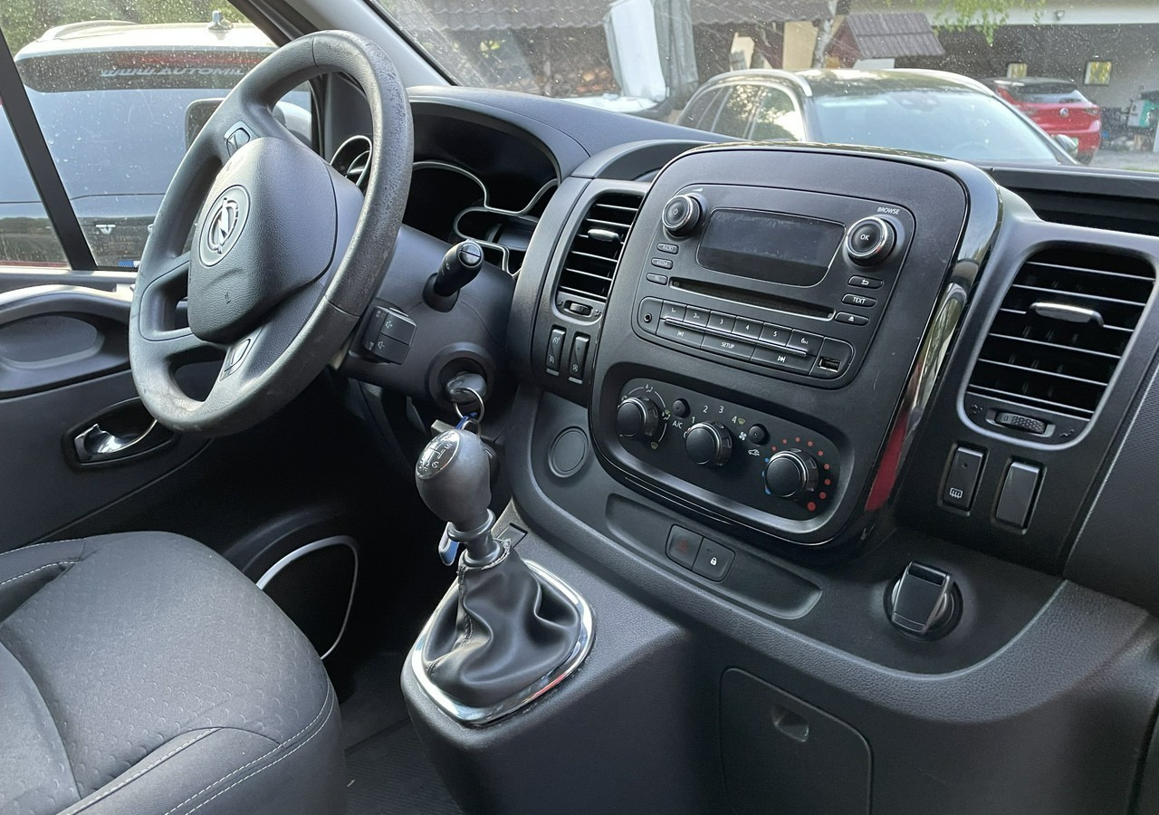Opel Vivaro III Opel Vivaro 1.6-125KM Long 2x Klima Model 2019 - PKW: das Bild 3 Opel Vivaro III Opel Vivaro 1.6-125KM Long 2x Klima Model 2019 - PKW: das Bild 3
