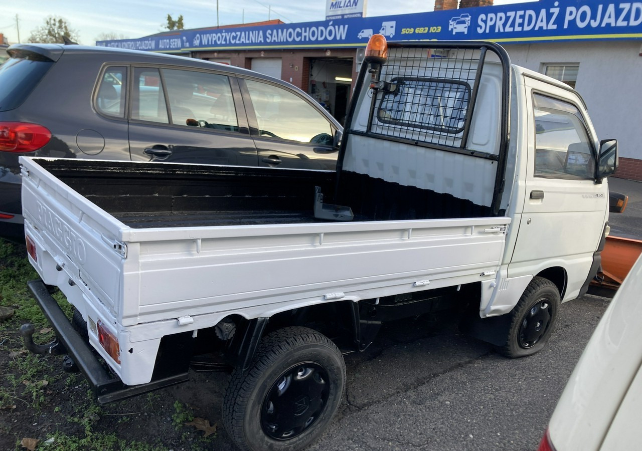 Piaggio Piaggio Porter 4X4 Skrzynia odśnieżarka Pług 2011 - Schneeräumfahrzeug: das Bild 3 Piaggio Piaggio Porter 4X4 Skrzynia odśnieżarka Pług 2011 - Schneeräumfahrzeug: das Bild 3