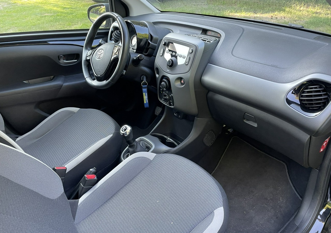 Toyota Aygo II Toyota Aygo 1.0-16V Klima Salon PL 24651km Model 2021 - Schrägheck: das Bild 4 Toyota Aygo II Toyota Aygo 1.0-16V Klima Salon PL 24651km Model 2021 - Schrägheck: das Bild 4