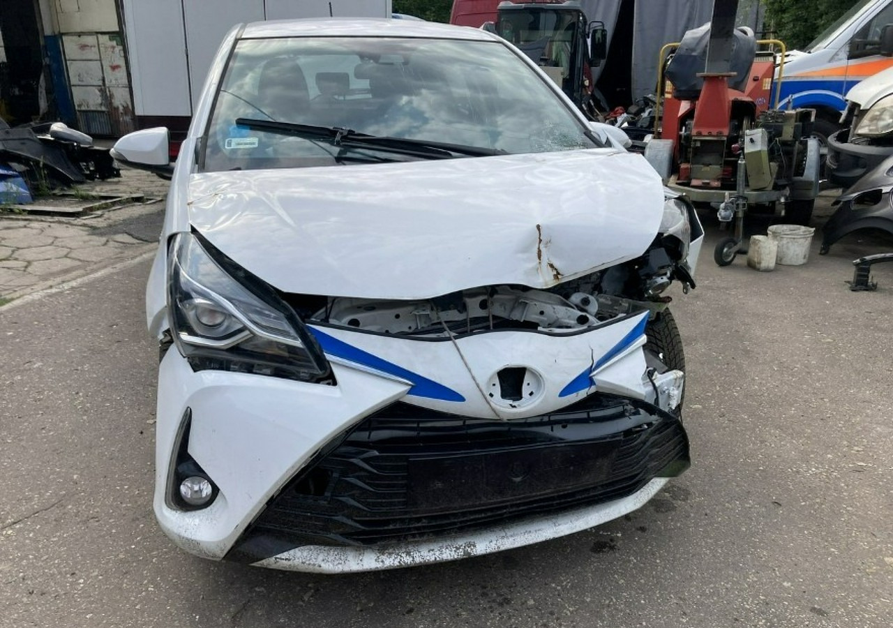 Schrägheck Toyota Yaris III Toyota Yaris Hybrid 1.5 VVT-i Y20 Model 2019 Salon PL: das Bild 10