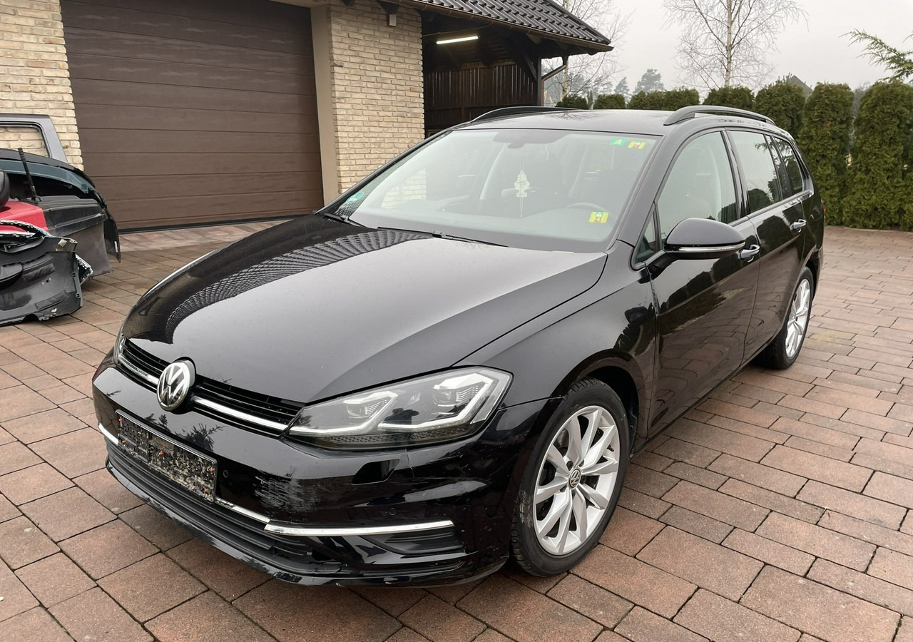 Volkswagen Golf VIII Volkswagen Golf VII 1.0 -115KM TSI 39482km Comfortline Model 2021 - PKW: das Bild 3 Volkswagen Golf VIII Volkswagen Golf VII 1.0 -115KM TSI 39482km Comfortline Model 2021 - PKW: das Bild 3