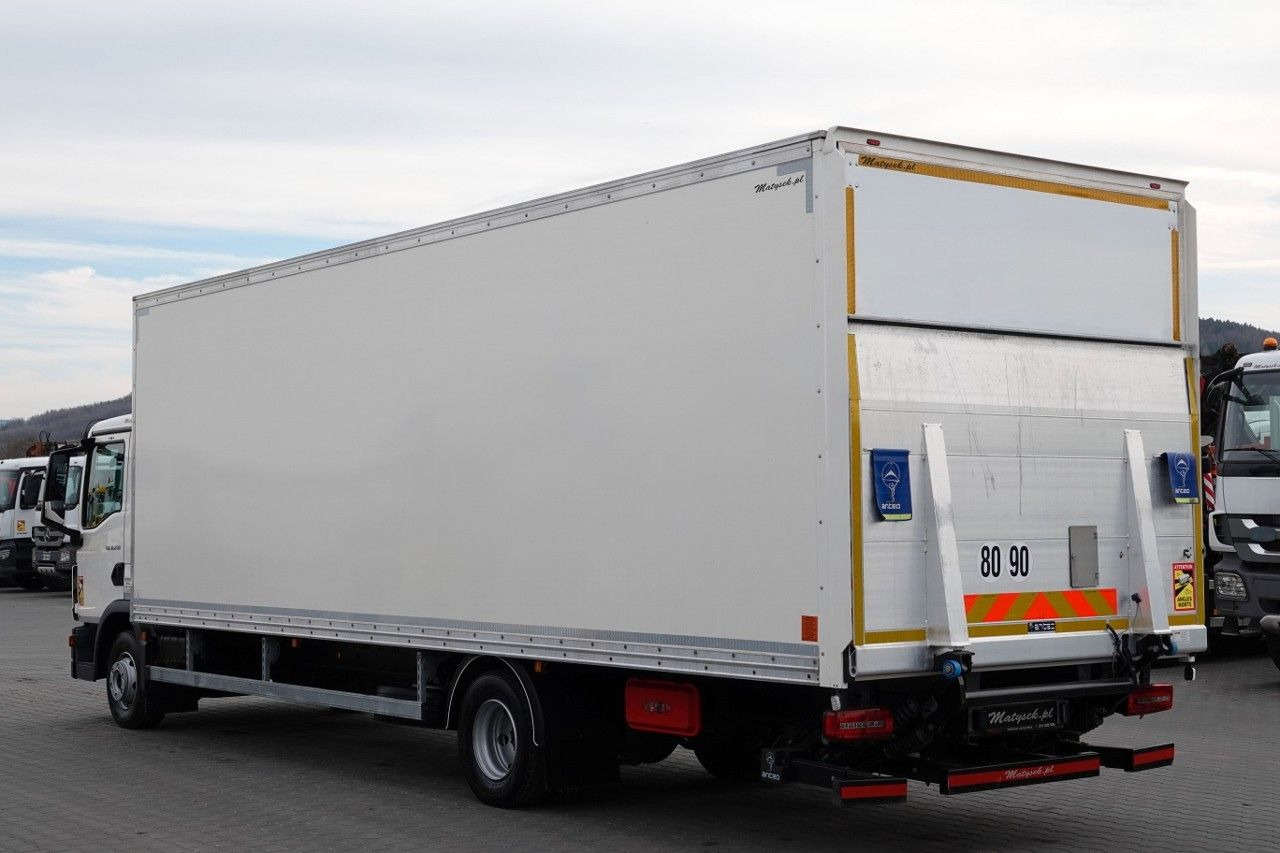 MAN TGL 12.250 / SOLÓWKA / KONTENER 8,1 M / WINDA / - Koffer LKW: das Bild 2 MAN TGL 12.250 / SOLÓWKA / KONTENER 8,1 M / WINDA / - Koffer LKW: das Bild 2