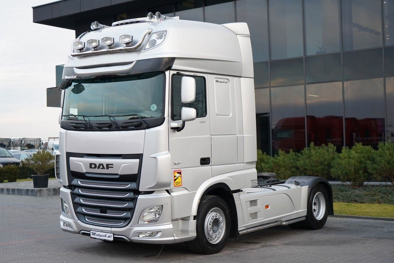 DAF XF 530 / I-PARK COOL / SUPER SPACE CAB / MIKROFL - Sattelzugmaschine: das Bild 2 DAF XF 530 / I-PARK COOL / SUPER SPACE CAB / MIKROFL - Sattelzugmaschine: das Bild 2