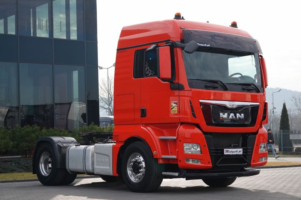 MAN TGX 18.440 / 4x4 / HYDRAULIKA / HYDRODRIVE / EUR MAN TGX 18.440 / 4x4 / HYDRAULIKA / HYDRODRIVE / EUR - Sattelzugmaschine: das Bild 1 MAN TGX 18.440 / 4x4 / HYDRAULIKA / HYDRODRIVE / EUR MAN TGX 18.440 / 4x4 / HYDRAULIKA / HYDRODRIVE / EUR - Sattelzugmaschine: das Bild 1