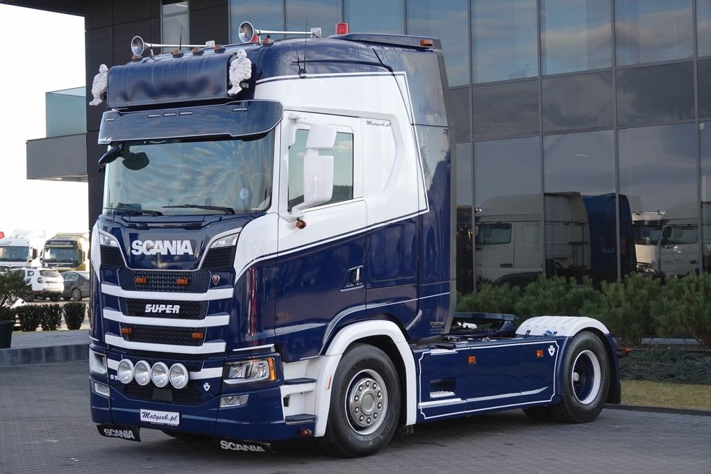 Scania S 580 / V8 / RETARDER / FULL AIRMATIC / I-PARK C - Sattelzugmaschine: das Bild 2 Scania S 580 / V8 / RETARDER / FULL AIRMATIC / I-PARK C - Sattelzugmaschine: das Bild 2
