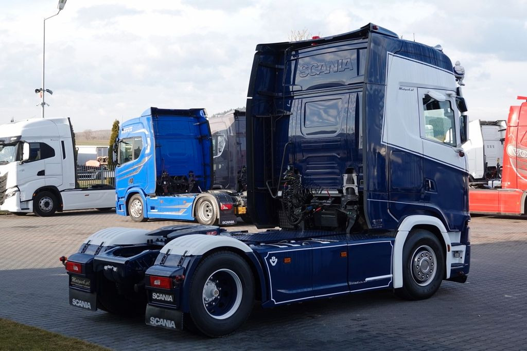 Scania S 580 / V8 / RETARDER / FULL AIRMATIC / I-PARK C - Sattelzugmaschine: das Bild 5 Scania S 580 / V8 / RETARDER / FULL AIRMATIC / I-PARK C - Sattelzugmaschine: das Bild 5
