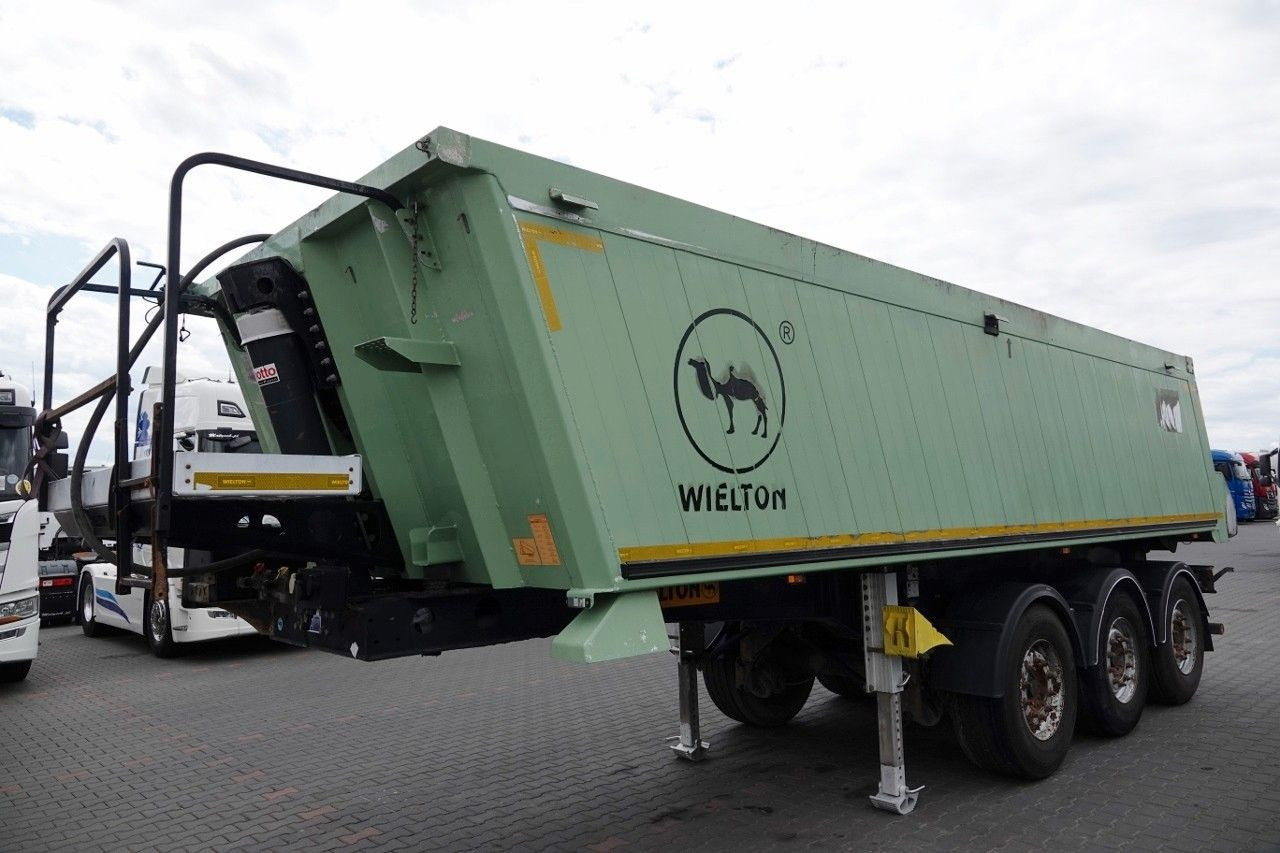Schmitz Cargobull WYWROTKA 40 M3 / MULDA ALUMINIOWA / OŚ PODNOSZON - Kipper Auflieger: das Bild 3 Schmitz Cargobull WYWROTKA 40 M3 / MULDA ALUMINIOWA / OŚ PODNOSZON - Kipper Auflieger: das Bild 3