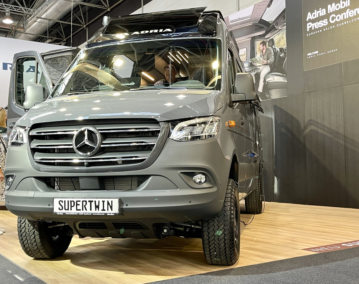 ADRIA Super Twin 700 SGX - Camper Van: das Bild 2 ADRIA Super Twin 700 SGX - Camper Van: das Bild 2