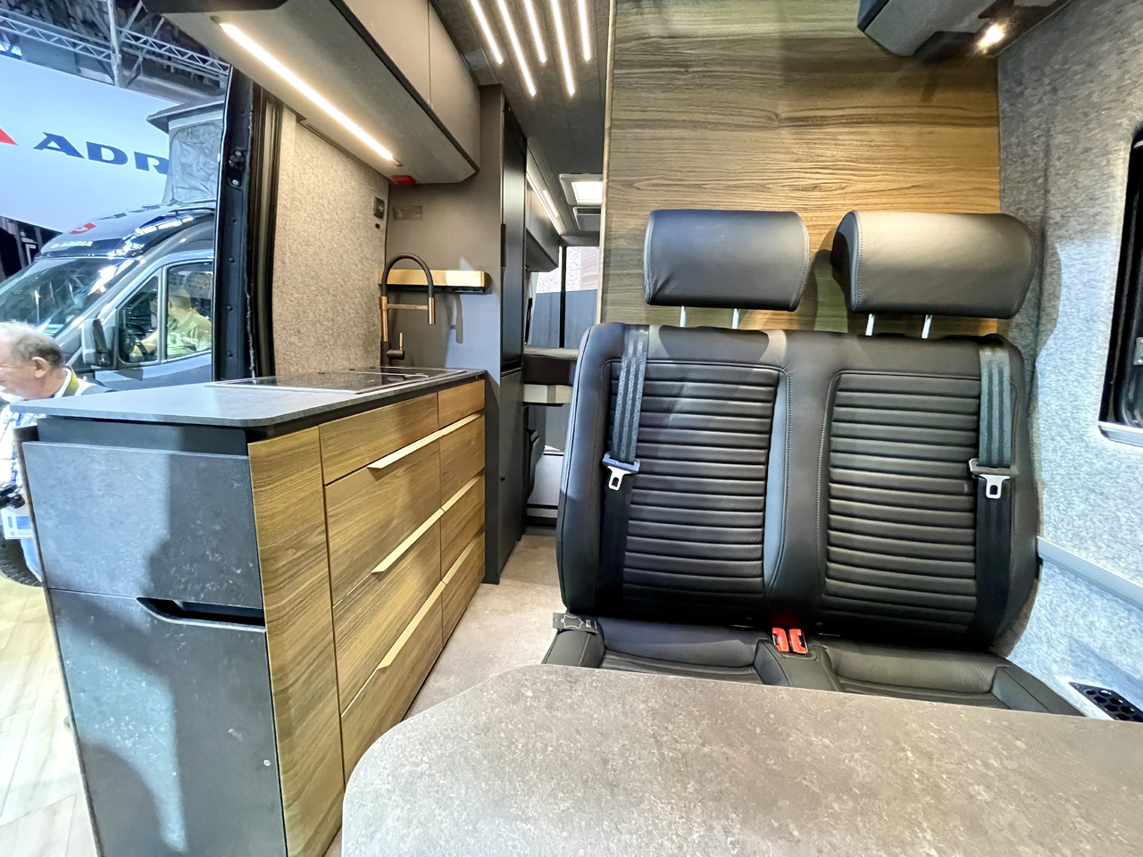 ADRIA Super Twin 700 SGX - Camper Van: das Bild 4 ADRIA Super Twin 700 SGX - Camper Van: das Bild 4