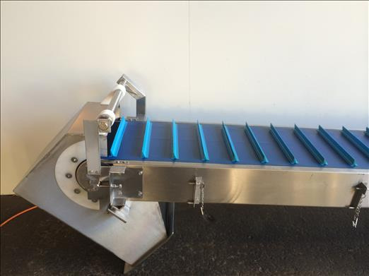 Fördertechnik NNP Flighted elevator conveyor: das Bild 6