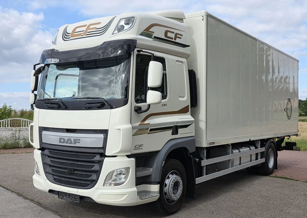 DAF CF 330/10.2017/KONTENER MEBLOWY/IZOTERMA/WINDA/18 PALET/E6/NISKI PRZEBIEG/Z NIEMIEC/JAK NOWY/DUŻY SILNIK 10 837cm3// - Koffer LKW: das Bild 2 DAF CF 330/10.2017/KONTENER MEBLOWY/IZOTERMA/WINDA/18 PALET/E6/NISKI PRZEBIEG/Z NIEMIEC/JAK NOWY/DUŻY SILNIK 10 837cm3// - Koffer LKW: das Bild 2