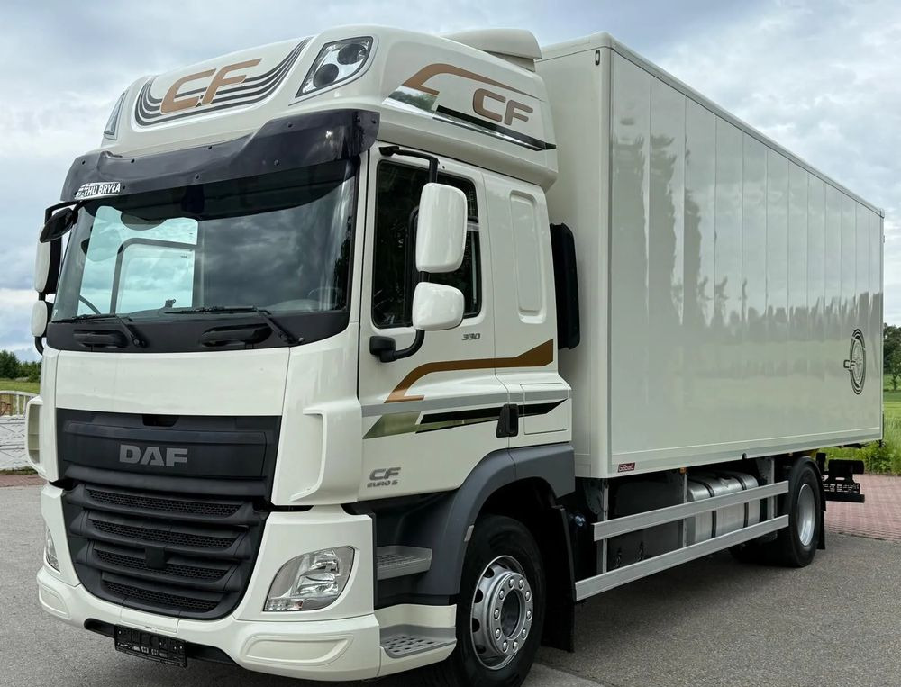 DAF CF 330/10.2017/KONTENER MEBLOWY/IZOTERMA/WINDA/18 PALET/E6/NISKI PRZEBIEG/Z NIEMIEC/JAK NOWY/DUŻY SILNIK/ - Koffer LKW: das Bild 1 DAF CF 330/10.2017/KONTENER MEBLOWY/IZOTERMA/WINDA/18 PALET/E6/NISKI PRZEBIEG/Z NIEMIEC/JAK NOWY/DUŻY SILNIK/ - Koffer LKW: das Bild 1
