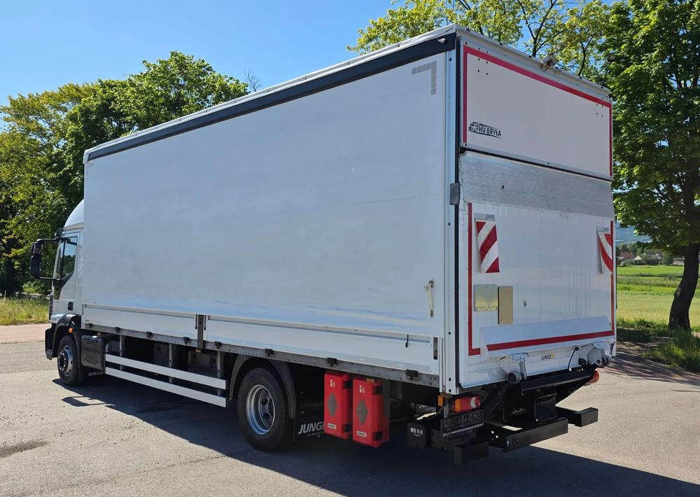 Iveco EUROCARGO 160E320/FIRANKA/WINDA/AUTOMAT/NISKI PRZEBIEG/E6/SPROWADZONY/PIERWSZY WŁAŚCICIEL - Plane LKW: das Bild 4 Iveco EUROCARGO 160E320/FIRANKA/WINDA/AUTOMAT/NISKI PRZEBIEG/E6/SPROWADZONY/PIERWSZY WŁAŚCICIEL - Plane LKW: das Bild 4