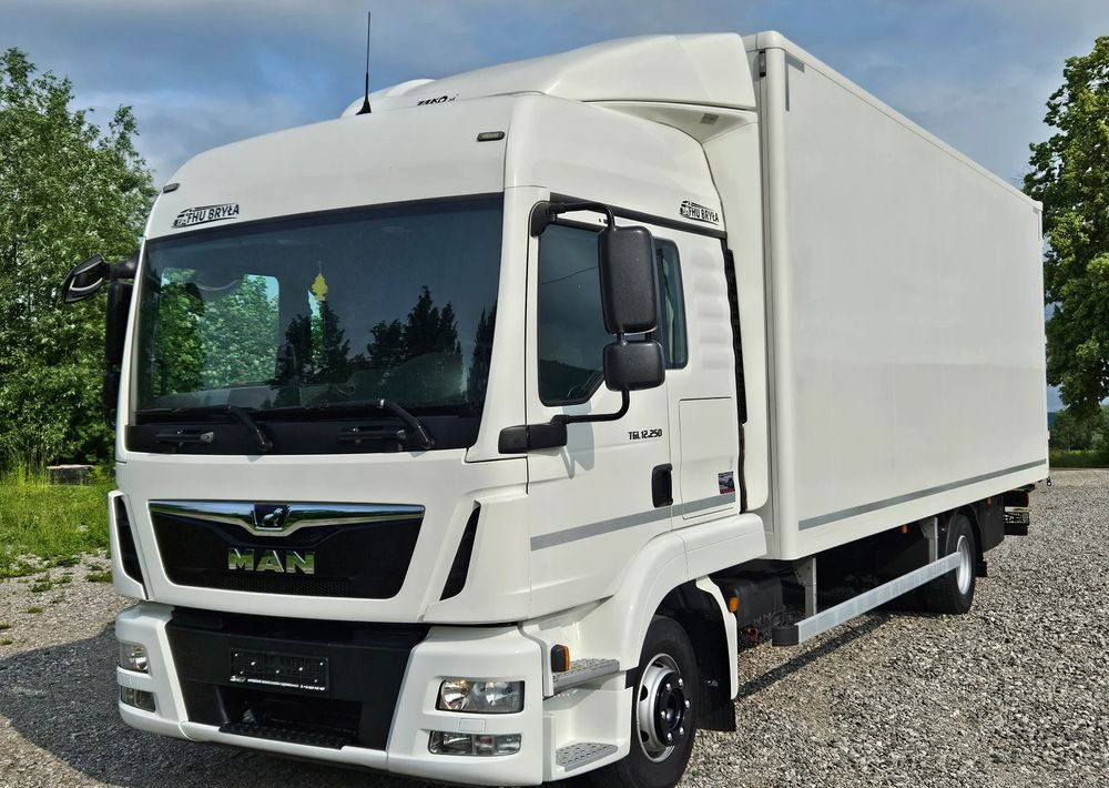 MAN TGL 12.250 / KONTENER / IZOTERMA / WINDA / 2019R / EURO 6 / PEŁEN SERWIS / 6 TON ŁADOWNOŚĆ / SPROWADZONY / ZADBANY / JAK NOWY / KSIĄŻKA SERWISOWA / E6 / 17 PALET - Koffer LKW: das Bild 2 MAN TGL 12.250 / KONTENER / IZOTERMA / WINDA / 2019R / EURO 6 / PEŁEN SERWIS / 6 TON ŁADOWNOŚĆ / SPROWADZONY / ZADBANY / JAK NOWY / KSIĄŻKA SERWISOWA / E6 / 17 PALET - Koffer LKW: das Bild 2