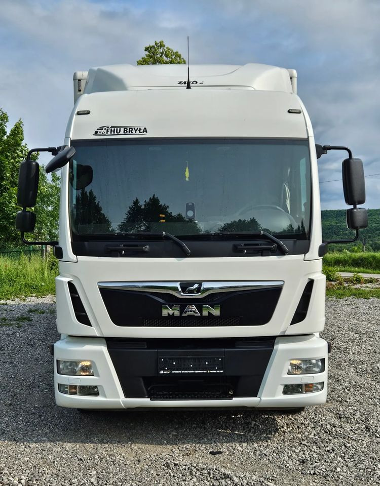 MAN TGL 12.250/KONTENER/IZOTERMA/WINDA/2019R/EURO 6/PEŁEN SERWIS/SPROWADZONY/ZADBANY/JAK NOWY/ KSIĄŻKA SERWISOWA/E6/17 PALET - Koffer LKW: das Bild 3 MAN TGL 12.250/KONTENER/IZOTERMA/WINDA/2019R/EURO 6/PEŁEN SERWIS/SPROWADZONY/ZADBANY/JAK NOWY/ KSIĄŻKA SERWISOWA/E6/17 PALET - Koffer LKW: das Bild 3