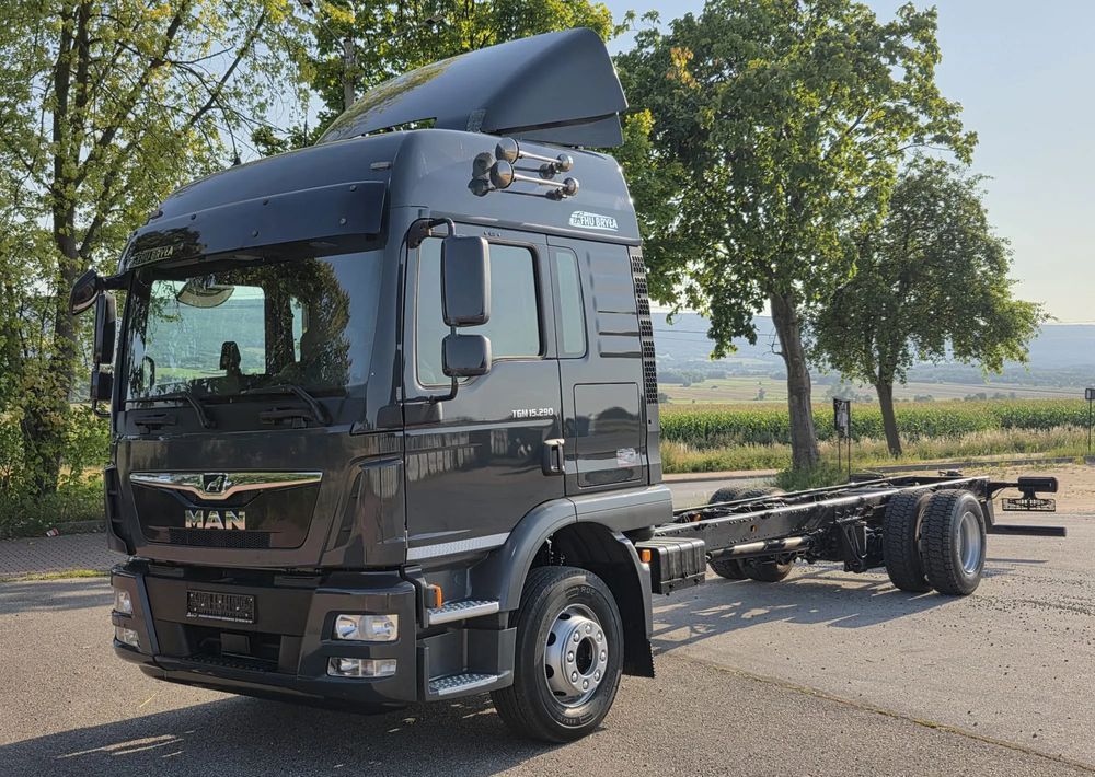 MAN TGM 15.290 / RAMA DO ZABUDOWY / AUTOMAT / SPROWADZONY / E6 / LIFT / ROZSTAW OSI 5.5M / LAWETA / POMOC DROGOWA / STAN BARDZO DOBRY/ - Fahrgestell LKW: das Bild 2 MAN TGM 15.290 / RAMA DO ZABUDOWY / AUTOMAT / SPROWADZONY / E6 / LIFT / ROZSTAW OSI 5.5M / LAWETA / POMOC DROGOWA / STAN BARDZO DOBRY/ - Fahrgestell LKW: das Bild 2
