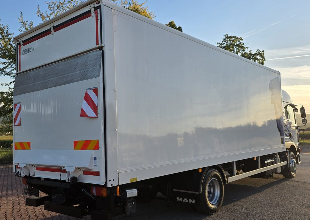 MAN TGM 15.290 / TGL / KONTENER / IZOTERMA / WINDA / KLIMA POSTOJOWA / 2019R / EURO 6 / PEŁEN SERWIS / 8200KG ŁADOWNOŚĆ / SPROWADZONY / ZADBANY / JAK NOWY / KSIĄŻKA SERWISOWA / E6 / 18 PALET - Koffer LKW: das Bild 5 MAN TGM 15.290 / TGL / KONTENER / IZOTERMA / WINDA / KLIMA POSTOJOWA / 2019R / EURO 6 / PEŁEN SERWIS / 8200KG ŁADOWNOŚĆ / SPROWADZONY / ZADBANY / JAK NOWY / KSIĄŻKA SERWISOWA / E6 / 18 PALET - Koffer LKW: das Bild 5