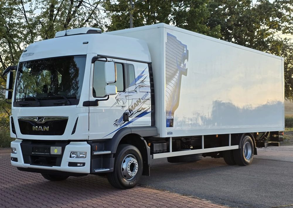 MAN TGM 15.290 / TGL / KONTENER / IZOTERMA / WINDA / KLIMA POSTOJOWA / 2019R / EURO 6 / PEŁEN SERWIS / 8200KG ŁADOWNOŚĆ / SPROWADZONY / ZADBANY / JAK NOWY / KSIĄŻKA SERWISOWA / E6 / 18 PALET - Koffer LKW: das Bild 2 MAN TGM 15.290 / TGL / KONTENER / IZOTERMA / WINDA / KLIMA POSTOJOWA / 2019R / EURO 6 / PEŁEN SERWIS / 8200KG ŁADOWNOŚĆ / SPROWADZONY / ZADBANY / JAK NOWY / KSIĄŻKA SERWISOWA / E6 / 18 PALET - Koffer LKW: das Bild 2