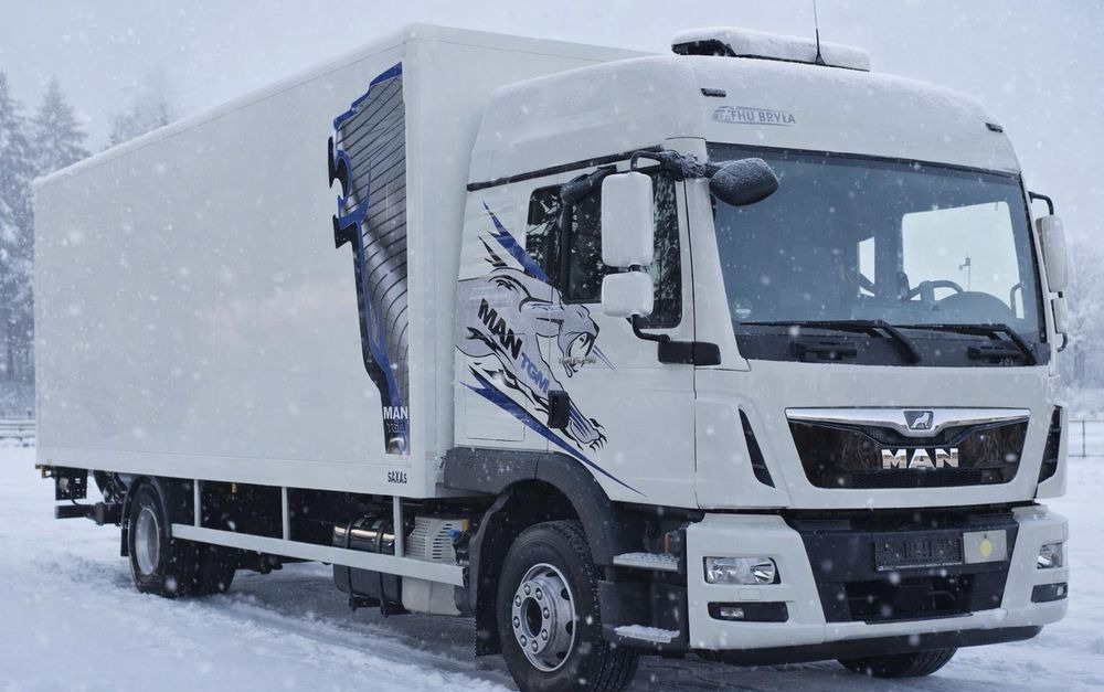 MAN TGM 15.290 / TGL / KONTENER / IZOTERMA / WINDA / KLIMA POSTOJOWA / 2019R / EURO 6 / PEŁEN SERWIS / 8200KG ŁADOWNOŚĆ / SPROWADZONY / ZADBANY / JAK NOWY / KSIĄŻKA SERWISOWA / E6 / 18 PALET - Koffer LKW: das Bild 1 MAN TGM 15.290 / TGL / KONTENER / IZOTERMA / WINDA / KLIMA POSTOJOWA / 2019R / EURO 6 / PEŁEN SERWIS / 8200KG ŁADOWNOŚĆ / SPROWADZONY / ZADBANY / JAK NOWY / KSIĄŻKA SERWISOWA / E6 / 18 PALET - Koffer LKW: das Bild 1