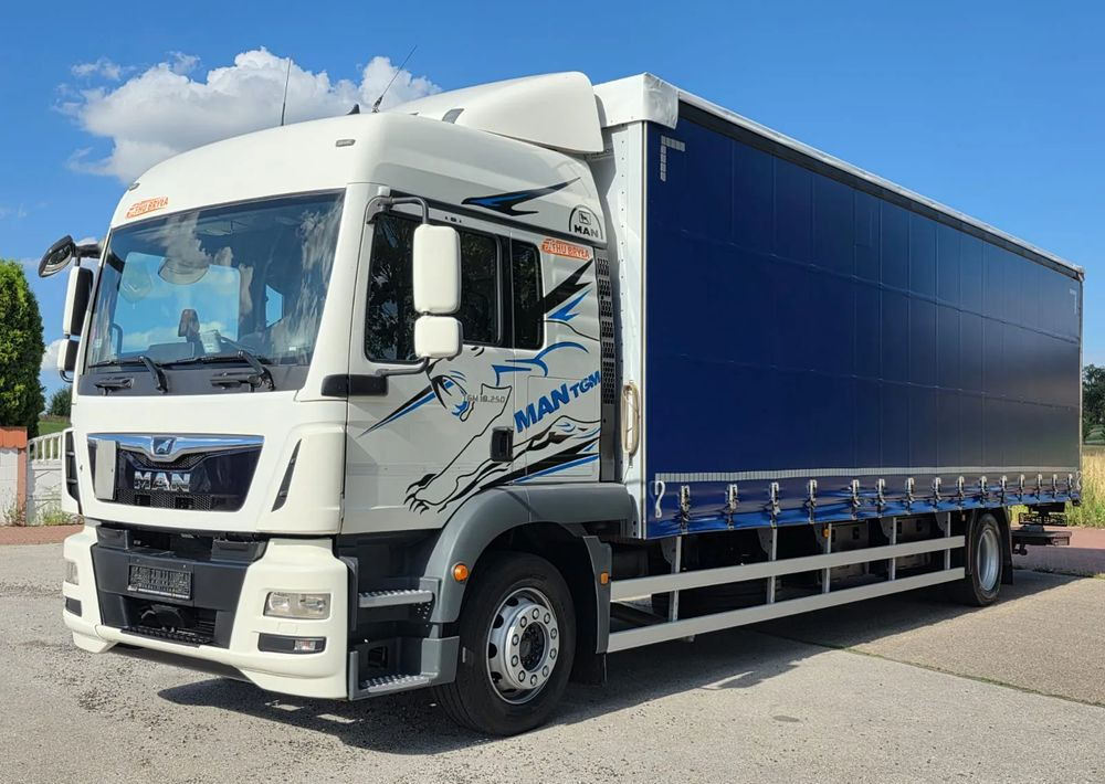 MAN TGM 18.290 / 18.250 /E6 / 22 PALETY / AUTOMAT / ZSUWANY DACH ORAZ BOKI / 9700 ŁADOWNOŚĆ / SERWISOWANY / NISKI PRZEBIEG / WINDA / FIRANKA / 11.2018 / 460 TYŚ PRZEBIEG / PIERWSZY WŁAŚCICIEL/ - Plane LKW: das Bild 1 MAN TGM 18.290 / 18.250 /E6 / 22 PALETY / AUTOMAT / ZSUWANY DACH ORAZ BOKI / 9700 ŁADOWNOŚĆ / SERWISOWANY / NISKI PRZEBIEG / WINDA / FIRANKA / 11.2018 / 460 TYŚ PRZEBIEG / PIERWSZY WŁAŚCICIEL/ - Plane LKW: das Bild 1
