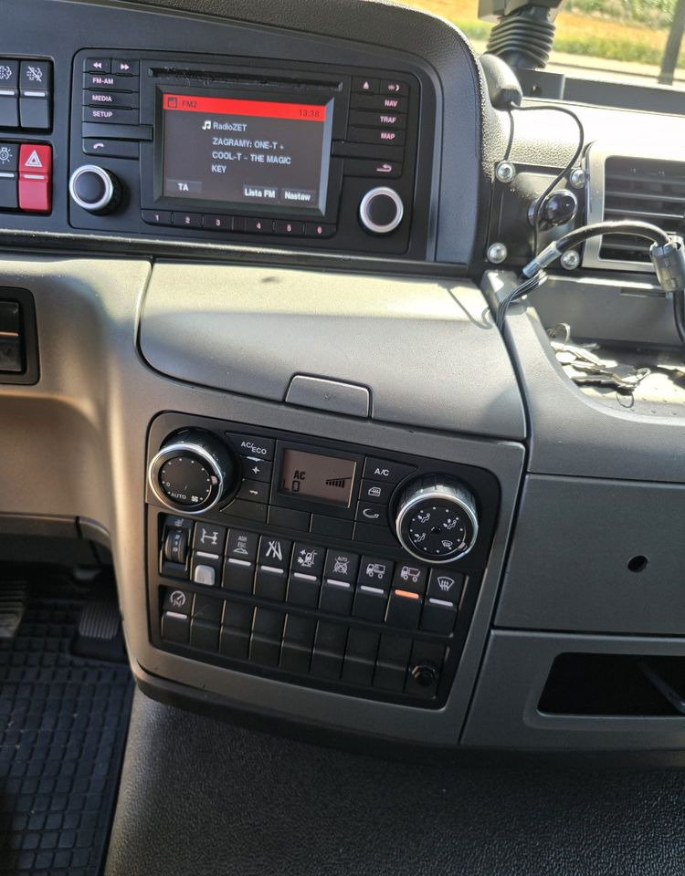 Kühlkoffer LKW MAN TGM 18.340 / 18.290 / 15.290 / IZOTERMA / WINDA / 19PALET /E6 / SPROWADZONY / AUTOMAT / SYPIALKA / PIERWSZY WŁAŚCICIEL / BOCZNE DRZWI / STAN BARDZO DOBRY: das Bild 19 Kühlkoffer LKW MAN TGM 18.340 / 18.290 / 15.290 / IZOTERMA / WINDA / 19PALET /E6 / SPROWADZONY / AUTOMAT / SYPIALKA / PIERWSZY WŁAŚCICIEL / BOCZNE DRZWI / STAN BARDZO DOBRY: das Bild 19