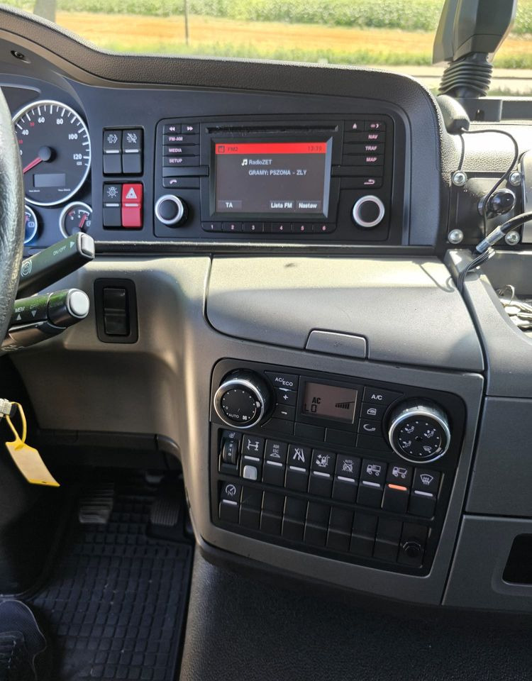 Kühlkoffer LKW MAN TGM 18.340 / 18.290 / 15.290 / IZOTERMA / WINDA / 19PALET /E6 / SPROWADZONY / AUTOMAT / SYPIALKA / PIERWSZY WŁAŚCICIEL / BOCZNE DRZWI / STAN BARDZO DOBRY: das Bild 17 Kühlkoffer LKW MAN TGM 18.340 / 18.290 / 15.290 / IZOTERMA / WINDA / 19PALET /E6 / SPROWADZONY / AUTOMAT / SYPIALKA / PIERWSZY WŁAŚCICIEL / BOCZNE DRZWI / STAN BARDZO DOBRY: das Bild 17