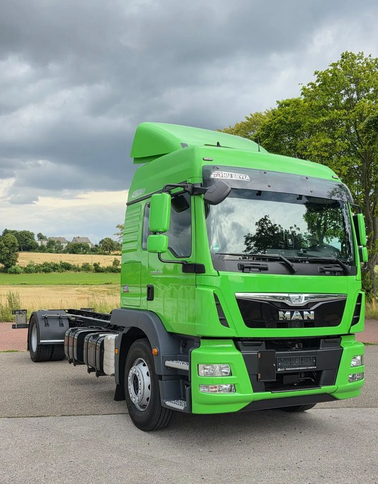 MAN TGM 18.340 / 18.290 / E6 / NISKI PRZEBIEG / 2016 / SERWISOWANY / ROZSTAW OSI 5.7M / RAMA DO ZABUDOWY / SYPIALKA / STAN BARDZO DOBRY / AUTOMAT - Plane LKW: das Bild 2 MAN TGM 18.340 / 18.290 / E6 / NISKI PRZEBIEG / 2016 / SERWISOWANY / ROZSTAW OSI 5.7M / RAMA DO ZABUDOWY / SYPIALKA / STAN BARDZO DOBRY / AUTOMAT - Plane LKW: das Bild 2
