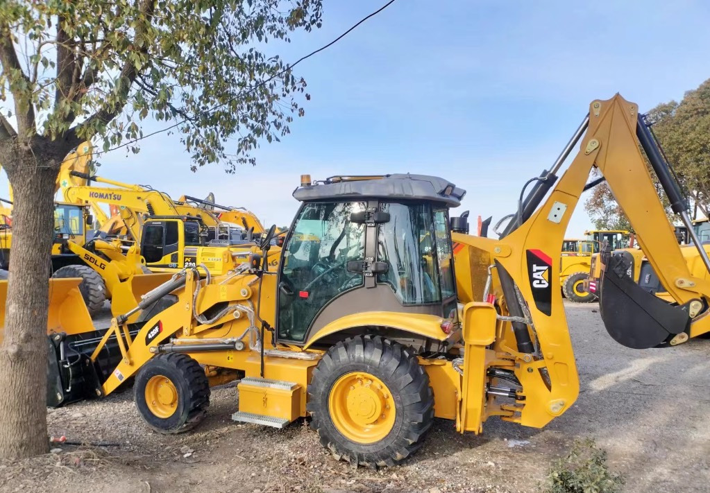 CAT 420 F Caterpillar 420F backhoe loader - Baggerlader: das Bild 1 CAT 420 F Caterpillar 420F backhoe loader - Baggerlader: das Bild 1