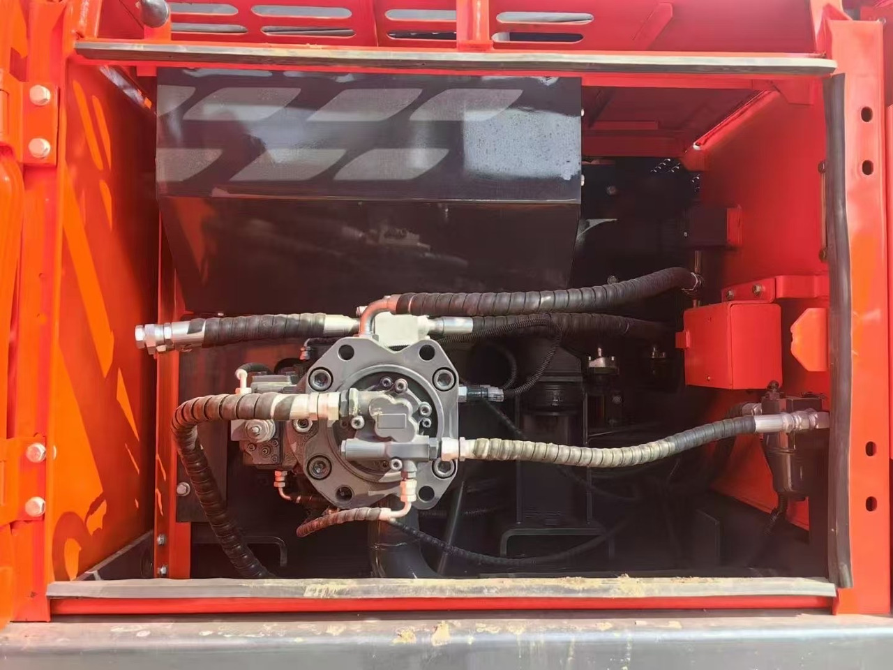 DOOSAN Dx225 - Kettenbagger: das Bild 4 DOOSAN Dx225 - Kettenbagger: das Bild 4