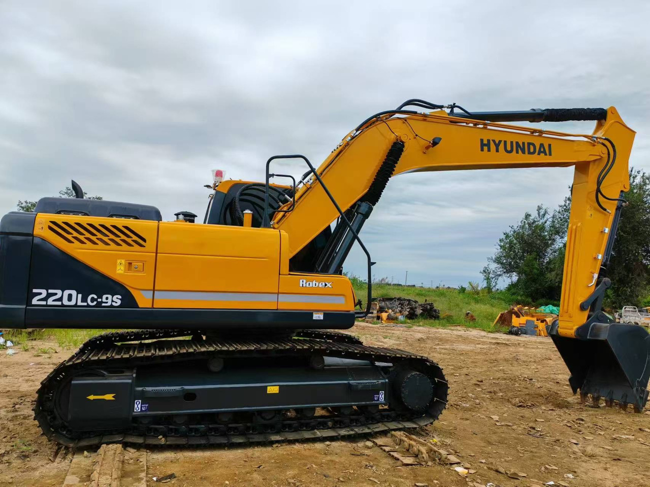 Hyundai Hyundai 220 LC-9 S - Kettenbagger: das Bild 1 Hyundai Hyundai 220 LC-9 S - Kettenbagger: das Bild 1
