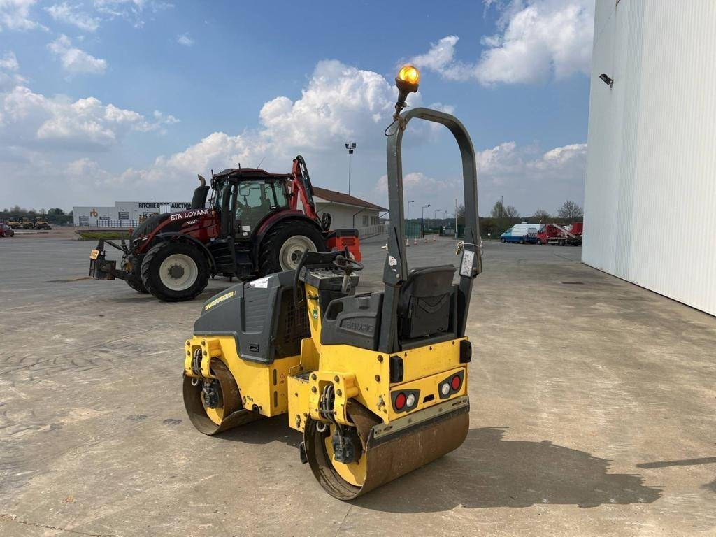Bomag BW 100 AD M-5 - Straßenwalze: das Bild 2 Bomag BW 100 AD M-5 - Straßenwalze: das Bild 2
