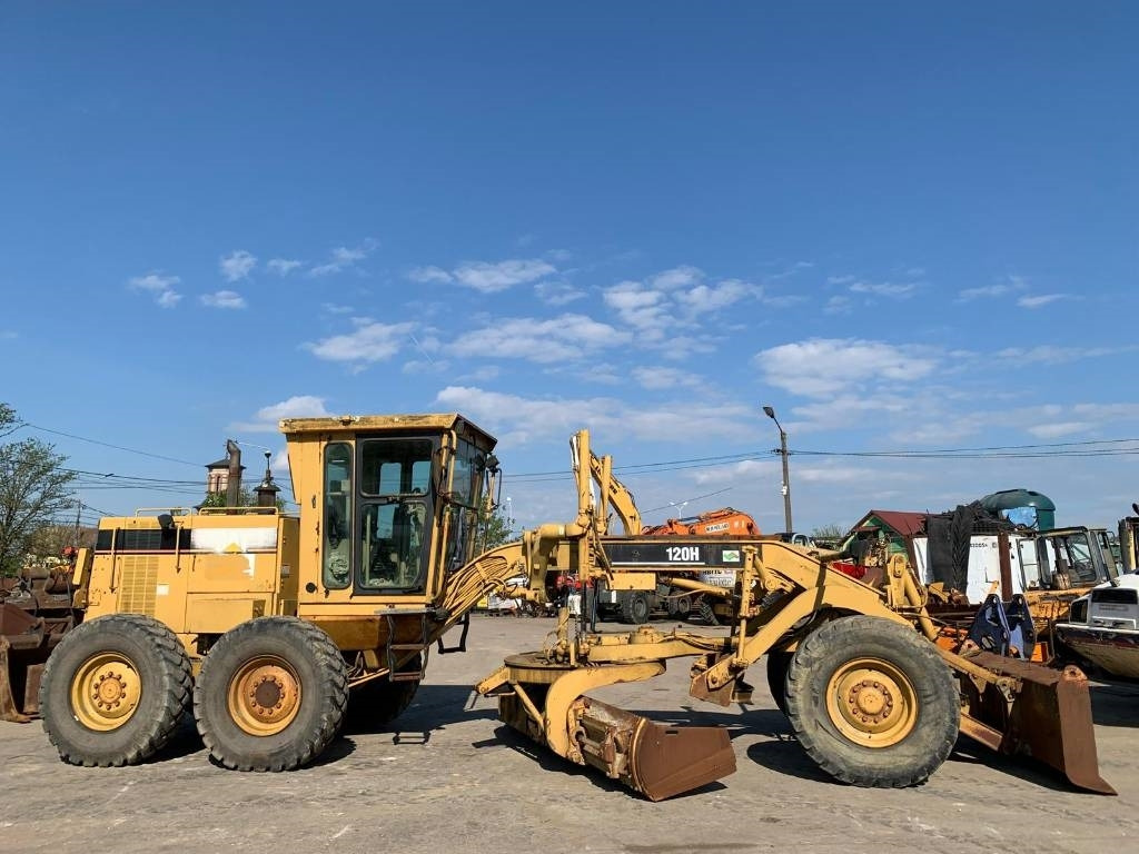 CAT 120 H-ES - Grader: das Bild 5 CAT 120 H-ES - Grader: das Bild 5