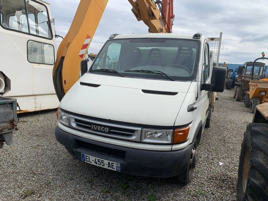 Iveco 35.10 - Kipper Transporter: das Bild 1 Iveco 35.10 - Kipper Transporter: das Bild 1