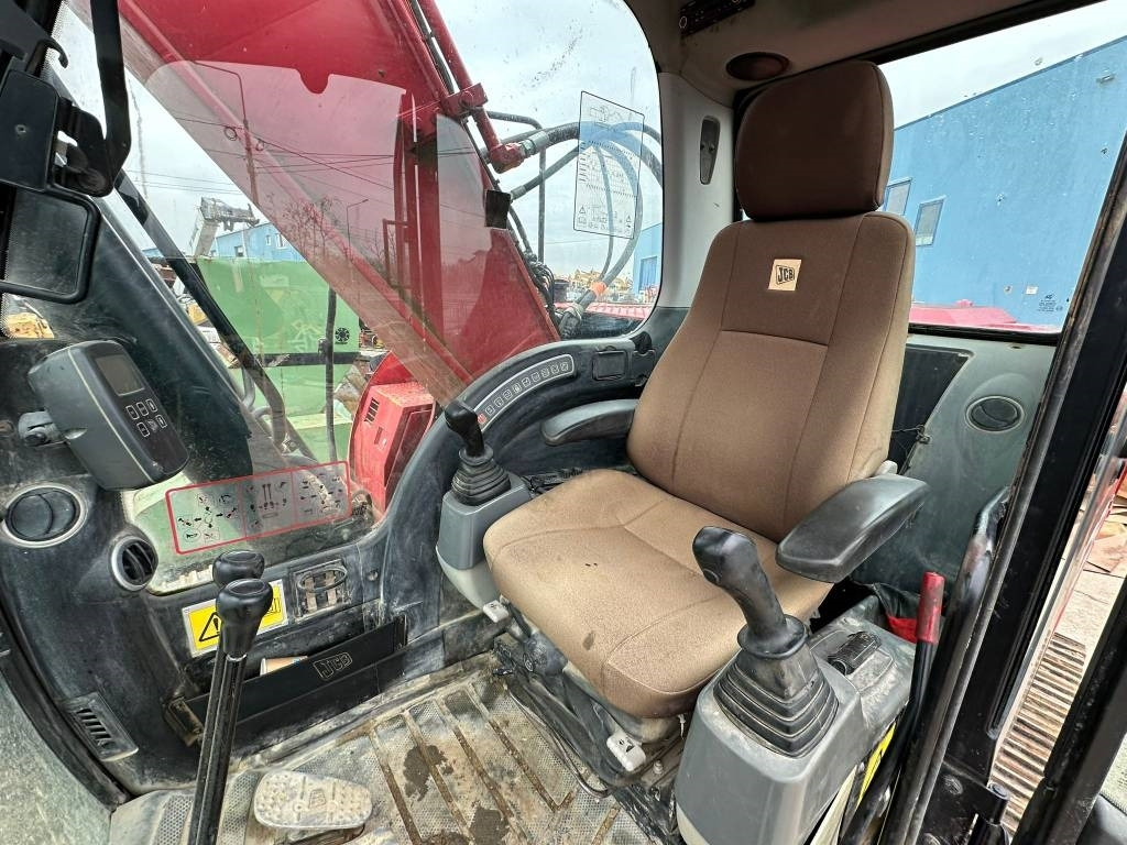 Kettenbagger JCB JS 240 N LC: das Bild 12