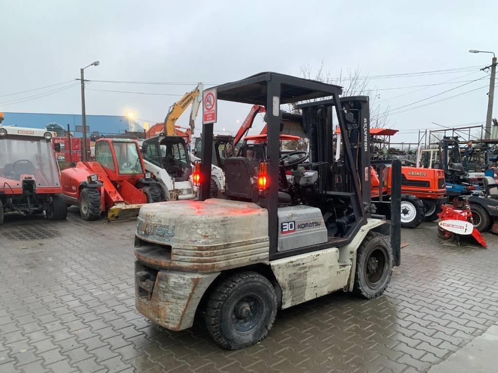 Komatsu FD30-11 - Dieselstapler: das Bild 3 Komatsu FD30-11 - Dieselstapler: das Bild 3