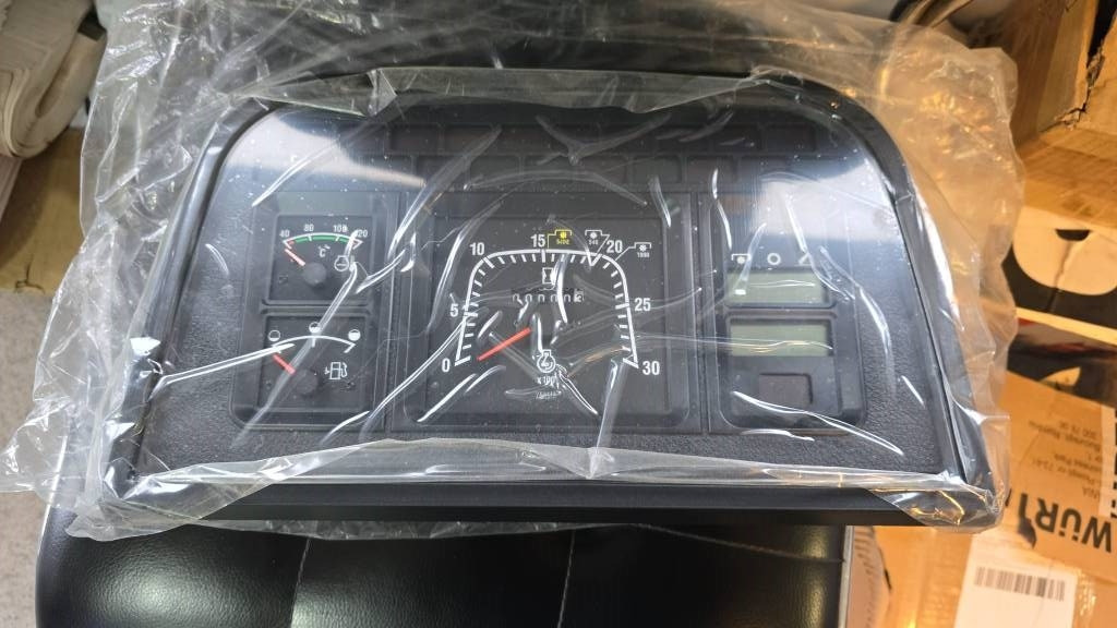 New Holland 82007803 NEW Instrument Cluster - Elektrische Ausrüstung für Baumaschine: das Bild 1 New Holland 82007803 NEW Instrument Cluster - Elektrische Ausrüstung für Baumaschine: das Bild 1