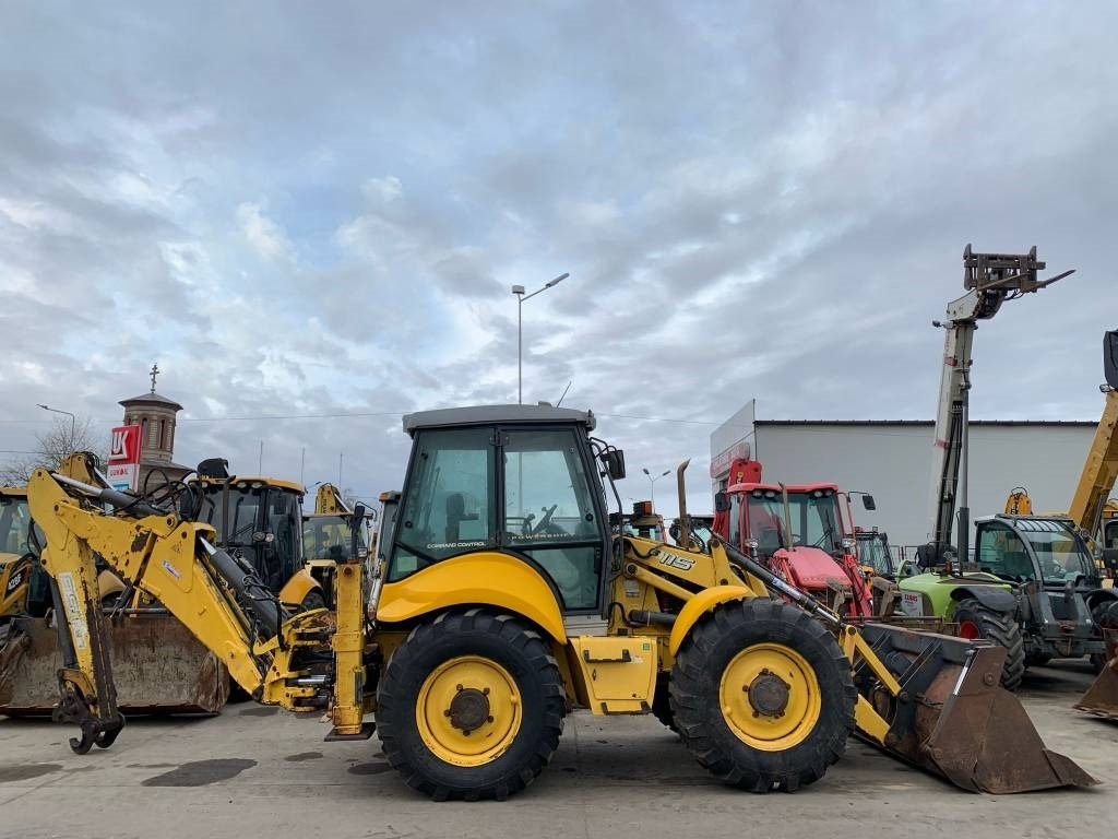 New Holland B 115 4PS - Baggerlader: das Bild 3 New Holland B 115 4PS - Baggerlader: das Bild 3