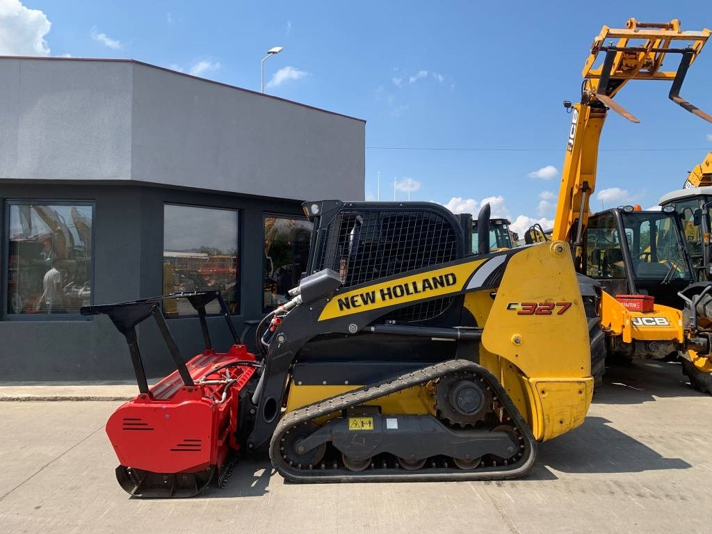 New Holland C327 - Kompaktlader: das Bild 2 New Holland C327 - Kompaktlader: das Bild 2