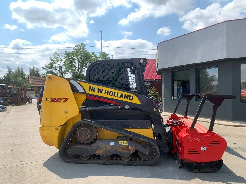 New Holland C327 - Kompaktlader: das Bild 5 New Holland C327 - Kompaktlader: das Bild 5